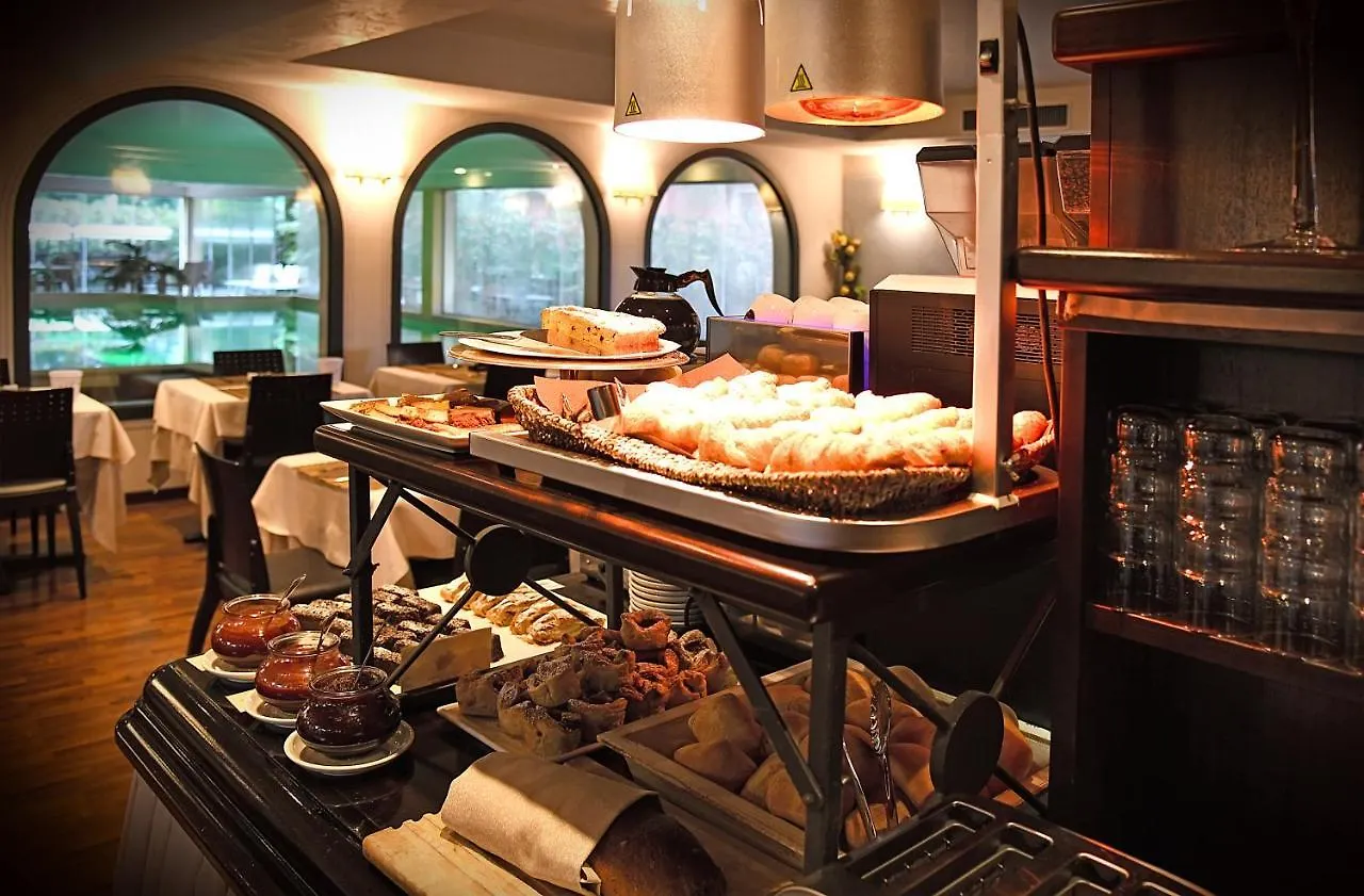 Admiral Hotel Villa Erme 데센자노델가르다