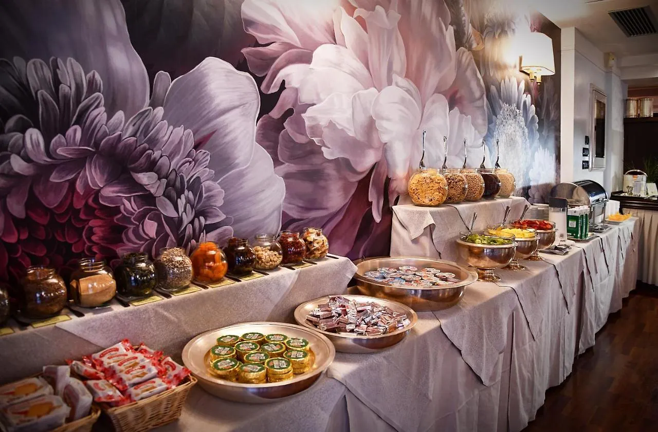 Admiral Hotel Villa Erme 데센자노델가르다 3*,