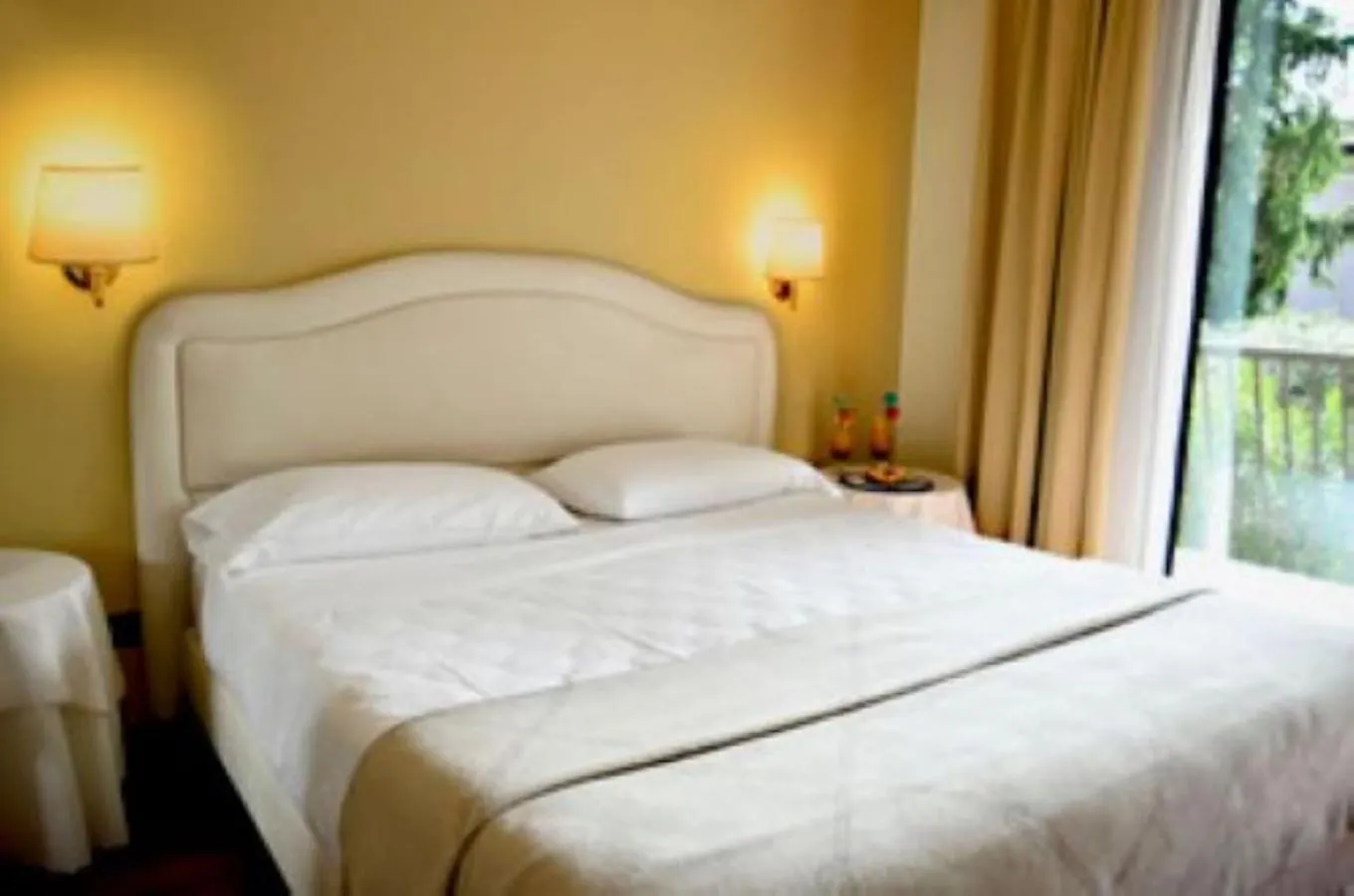 Admiral Hotel Villa Erme 데센자노델가르다