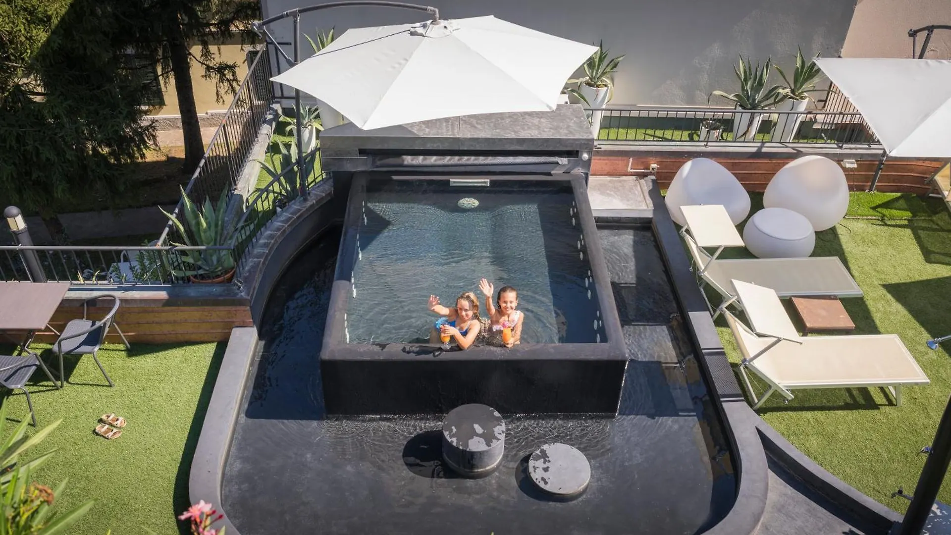 ***  Admiral Hotel Villa Erme 데센자노델가르다 이탈리아