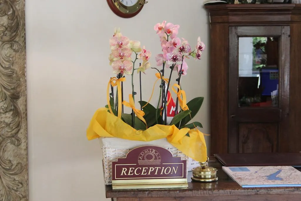 Admiral Hotel Villa Erme 데센자노델가르다 3*,